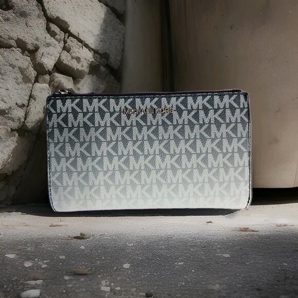 Michael Kors Handbag Jet Set Travel Zip Wallet Ombré Navy Mk Handbag - Picture 2 of 9